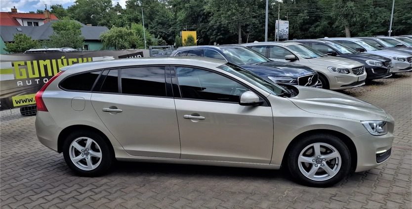 Volvo V60 cena 59999 przebieg: 170000, rok produkcji 2018 z Namysłów małe 466